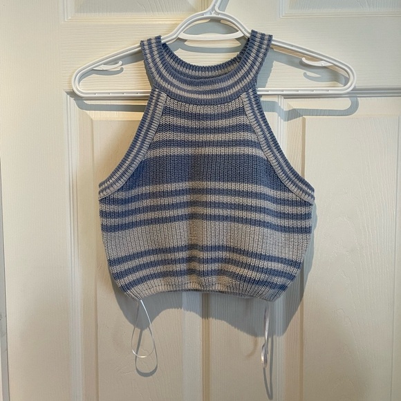 Tops - Women’s Knit Crop